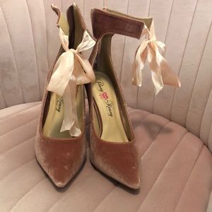 Penny Loves Kenny velvet pumps